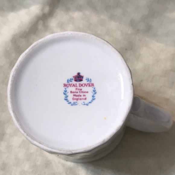 Daffodils March Coffee Cup - Picture 4 of 7